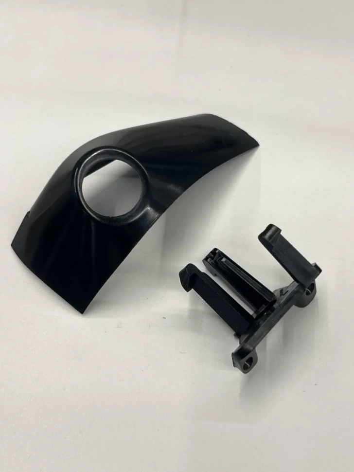 Адаптер под переднию камеру в решетку радиатора Toyota Camry 2018+